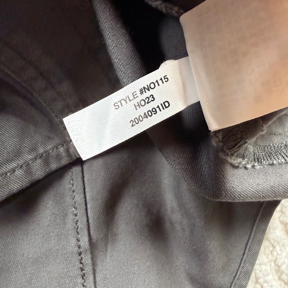 Madewell Fitted Button Shirt Womens 14 Gray Twill NO115 Work Minimalist Gorpcore - Picture 7 of 8